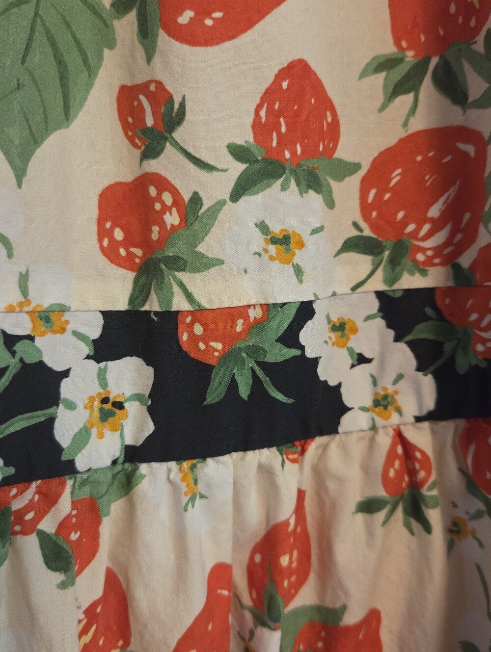 CARA CARA Wild Strawberry Chase Tiered Skirt Large - Picture 3 of 9